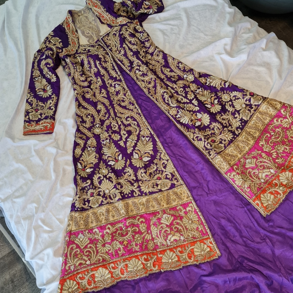 Long embroidered Duster dress with hooks south asian Arabic outfit
